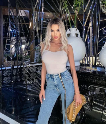 Russian escorts Delhi